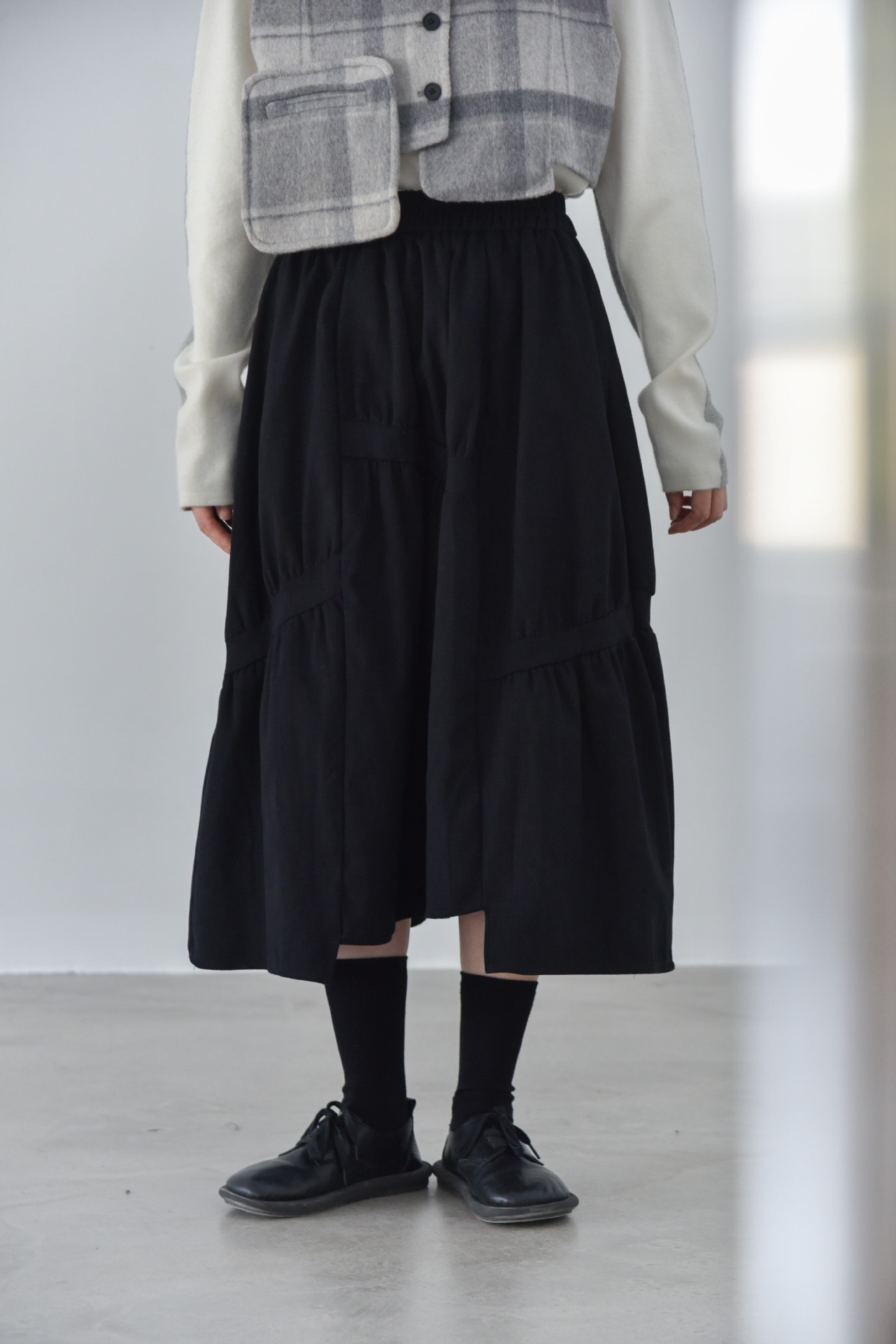 三与二出褶皱设计款百搭半身裙