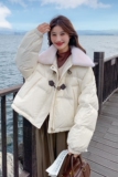 米色羊羔毛翻领短款羽绒服小个子加厚面包服3096P225K328，女装羽绒服，维壹