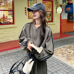 军绿色休闲卫衣宽松女减龄垂感裤两件套 6030P185K258,女装运动套装,维壹