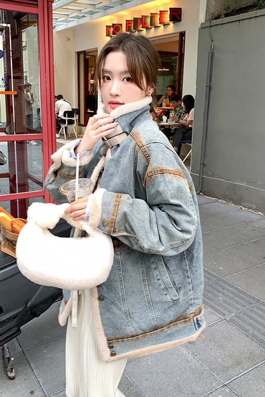 羊羔毛牛仔厚外套女2024冬港风宽松设计感洋气小个子皮毛一体棉衣,女装短外套,维壹