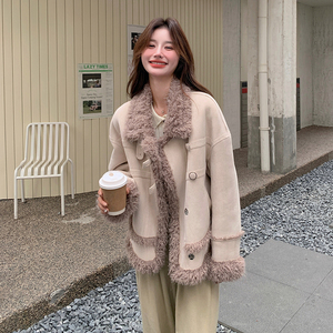 杏色高级感羊羔毛短外套女冬新款韩系小个子保暖加厚短款皮毛一体图片