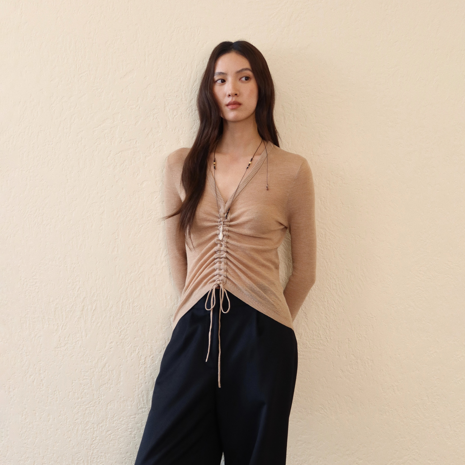 sesaar赛萨羊毛V领微透打底衣