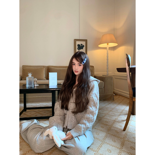 100%纯羊毛绞花连帽宽松毛衣外套 2025aw GYOKUU 温暖壁炉