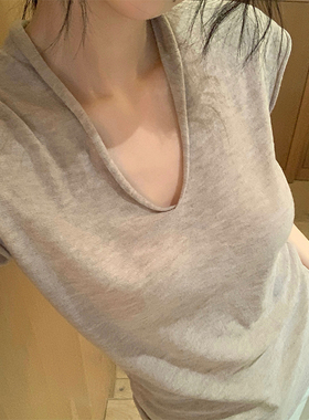 GYOKUU 燕麦色小飞袖针织v领卷边上衣