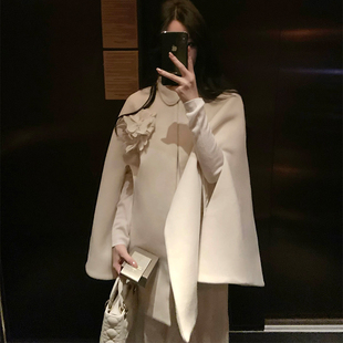 【5折】 白色手工花朵披肩外套 高干文白月光