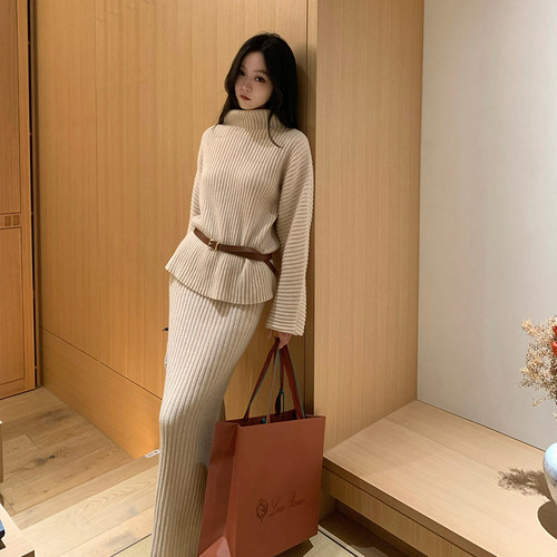 GYOKUU 高质女性 浅杏色竖坑条针织毛衣半裙套装