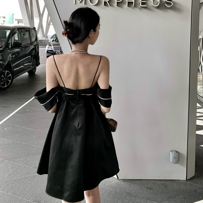 【1折】黑色钻链露背吊带中长款连衣裙