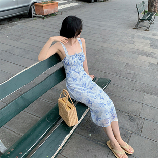 【5折】 蓝色度假碎花背带直筒舒适连衣裙