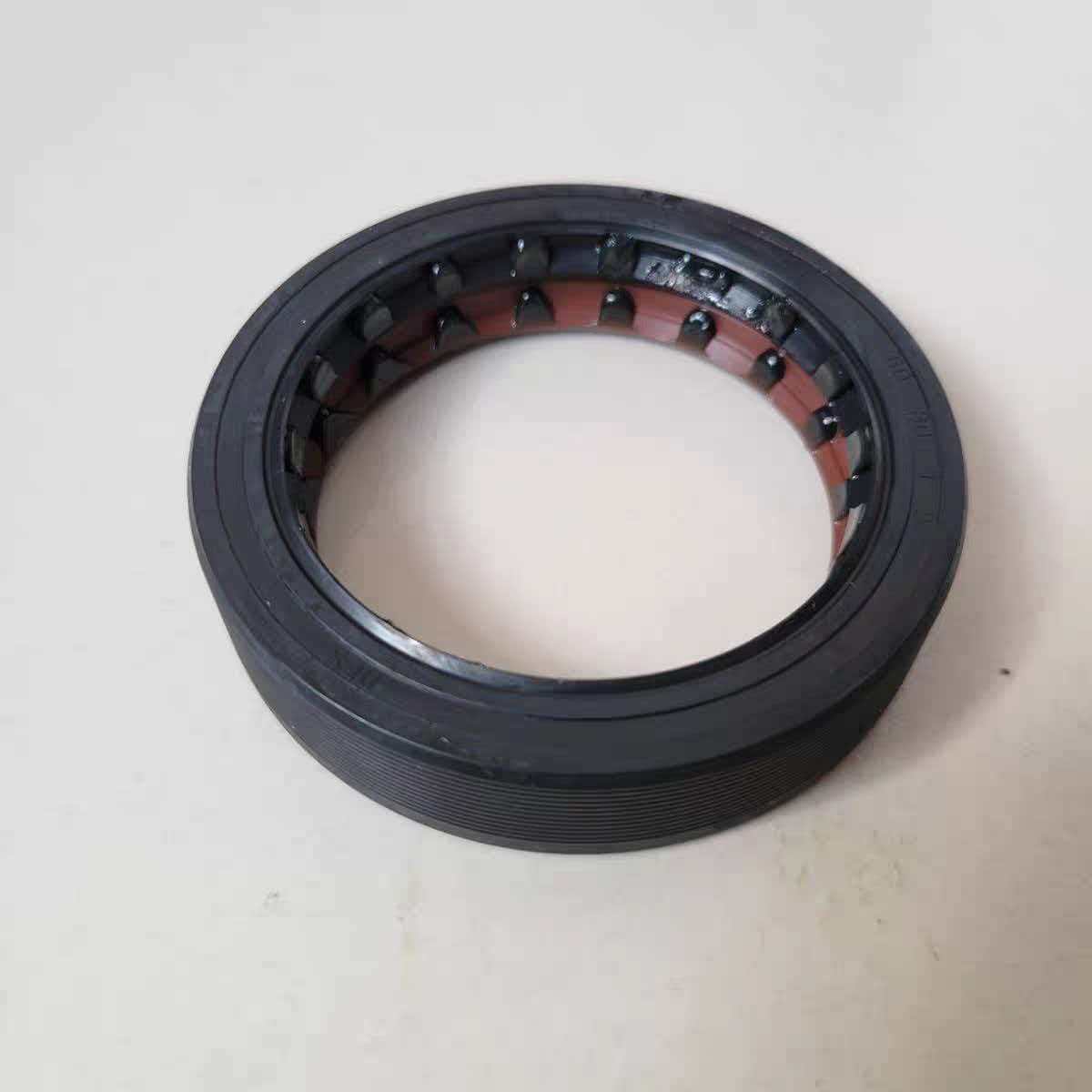 斯太尔STR差速器油封85*105*8/11*16*18双封中桥后桥85*135二轴