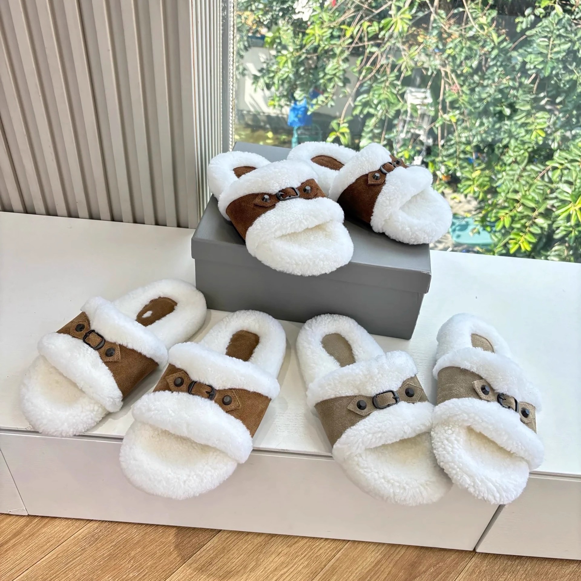 奥莱精选毛毛拖鞋女款羊羔毛铆钉一字拖扣带勃肯鞋高级感外穿棉拖