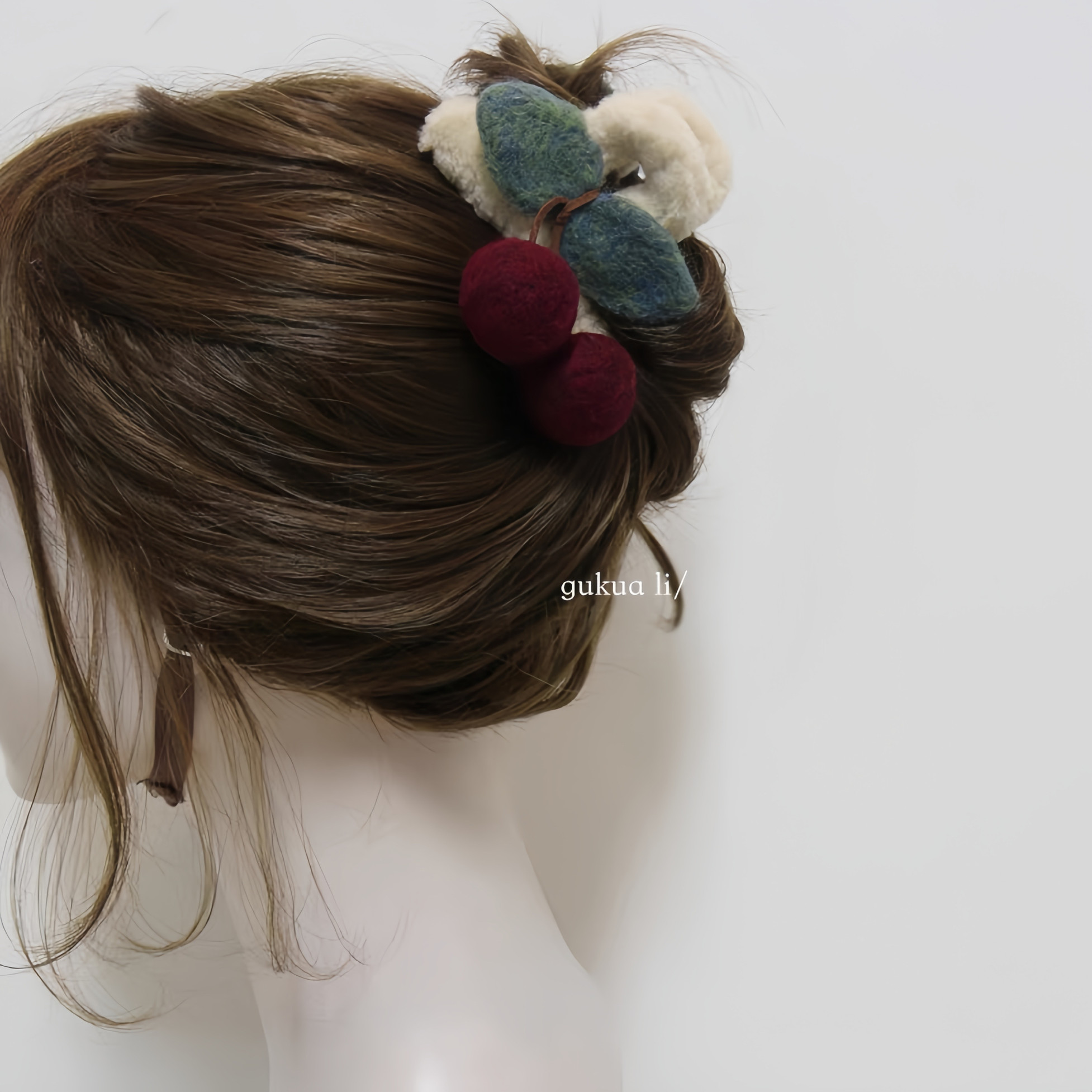 GUKUA LI 2025秋季新款羊毛毡樱桃抓夹毛绒发夹甜美少女发饰头饰