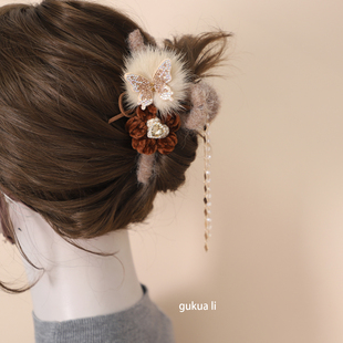 GUKUALI法式优雅花朵盘发一字夹女秋冬毛球抓夹子头饰发饰半扎发