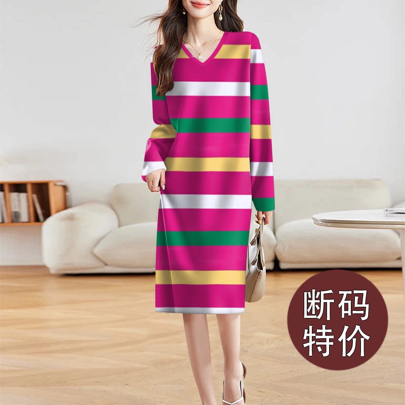 2026女装新款春秋季低圆领长袖中长裙条纹宽松遮肚减龄打底连衣裙