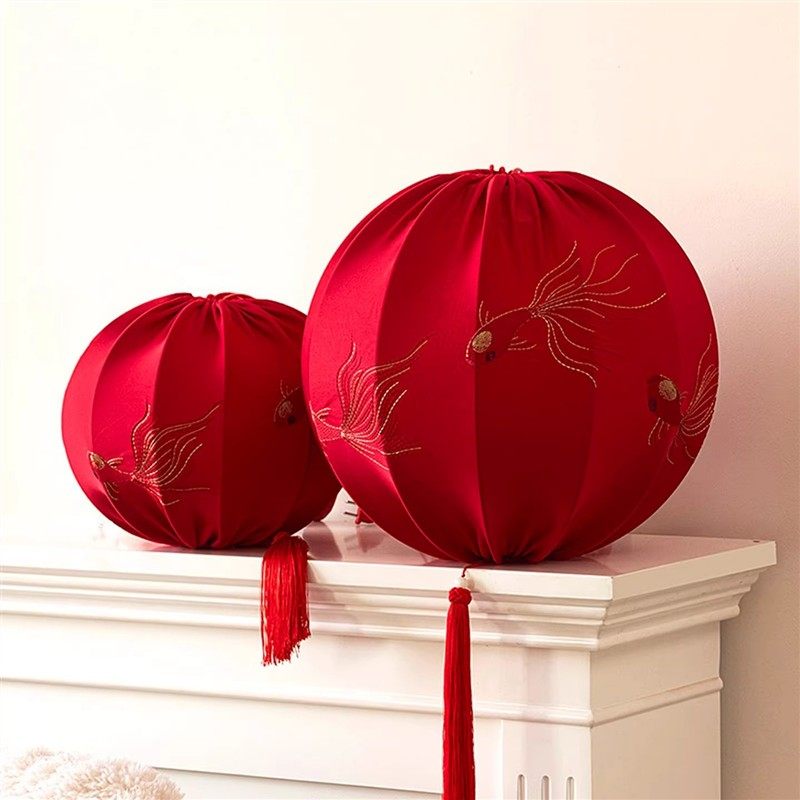 新年灯笼新款2026装饰红色刺绣挂饰阳台大门口一对乔迁春节布置品