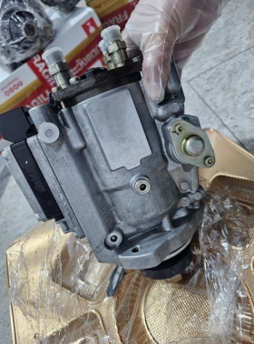 高压油泵16700-VW201，尼桑ZD30，