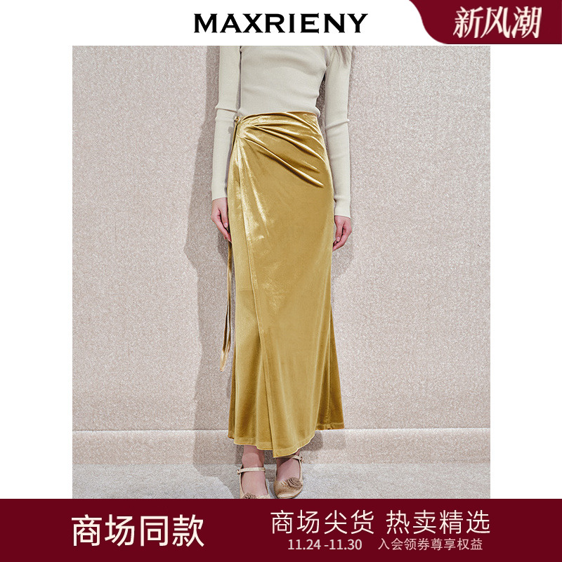 不对称褶皱设计	盘扣流苏装饰