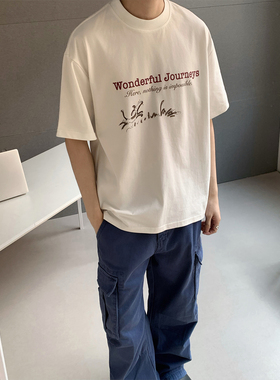 韩系松弛感手写体印花 T 恤男Clanfit 重磅纯棉宽松落肩白色短袖