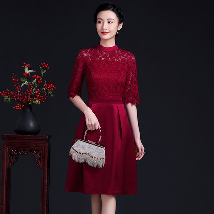 2026婚宴礼服年轻妈妈装洋气裙改良新式短款喜婆婆婚宴装复古蕾丝