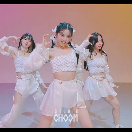 韩国女团NMIXX同款演出服爵士舞JAZZ打歌服韩舞表演舞台套装白色 - 封面