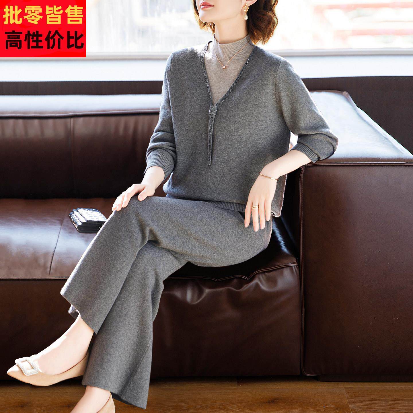 妈妈秋冬半高领上衣中年女装洋气高贵新款中老年秋装毛衣针织套装