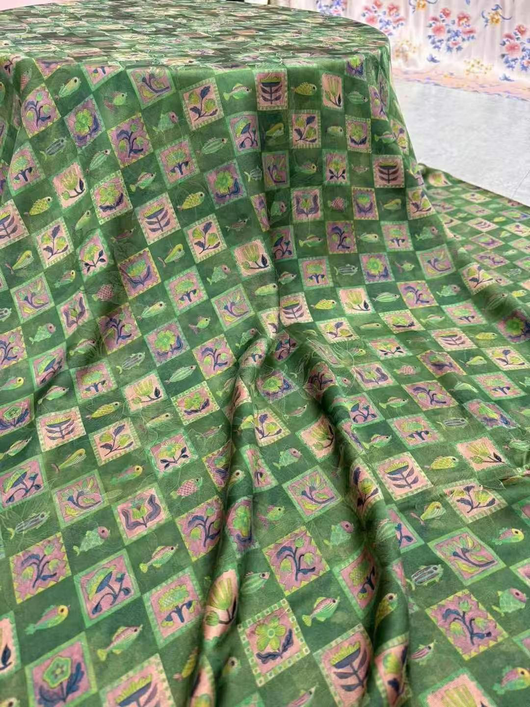 新品绿色小鱼透孔花萝红云纱面料高定连衣裙衬衫旗袍桑蚕丝布料
