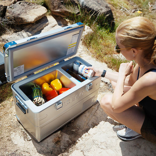 英得尔镁铝合金车载冰箱