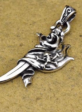 泰国进口男朋克哥特骷髅头标志海盗旗帜大刀泰银吊坠925纯银挂件