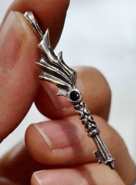 进口中性款925纯银翅膀钥匙吊坠