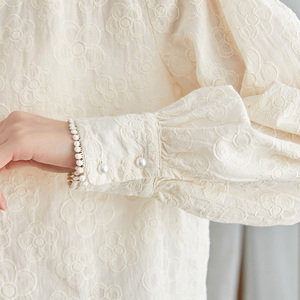 宮廷風(fēng)蕾絲立領(lǐng)寬松長袖襯衫秋季新款通勤百搭圖片