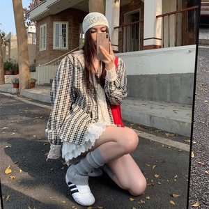 The East Tempt 韩系新款复古V领格子衬衫女春季蕾丝蛋糕短裙套装