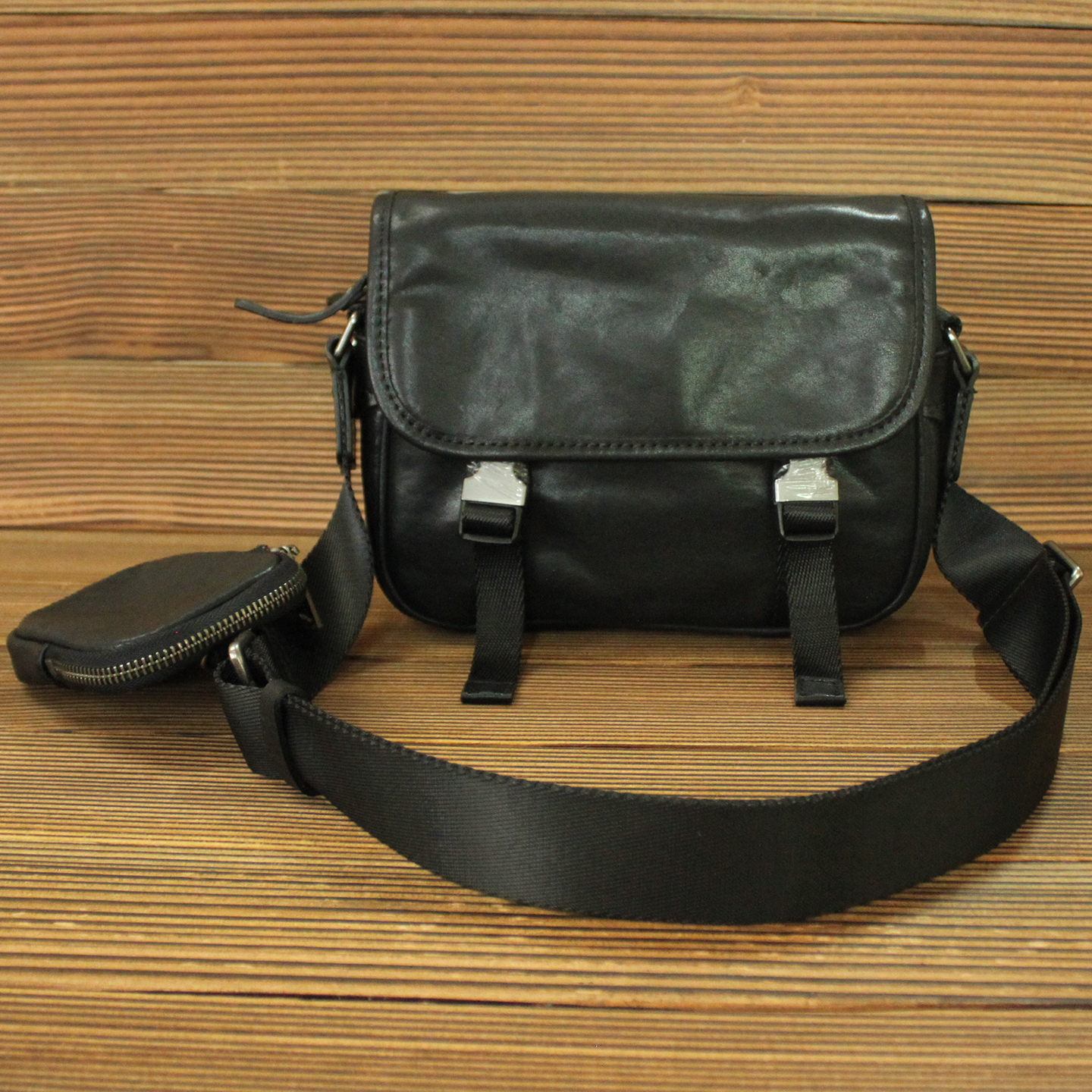 2025新款男包男士真皮背包植鞣皮横款单肩包斜挎包头层牛皮邮差包