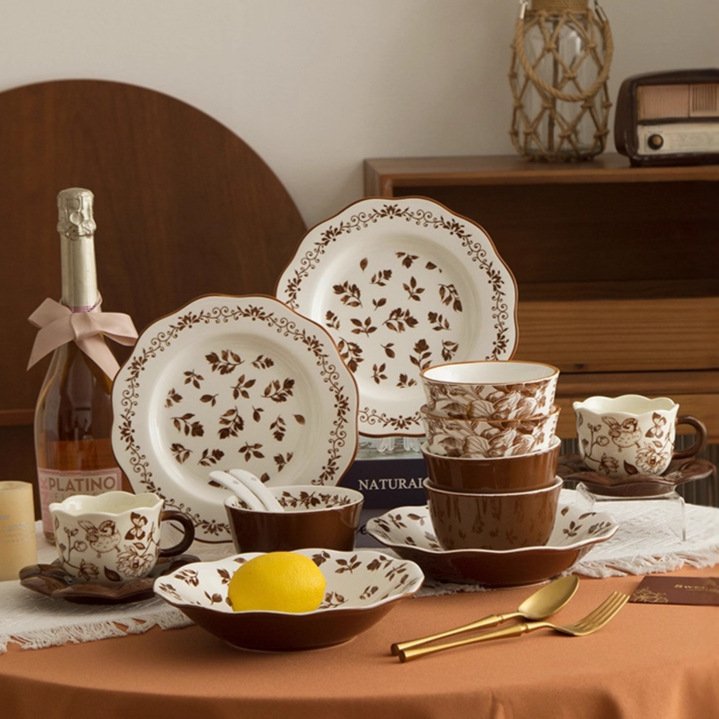 进口中古风陶瓷餐具套装精致结婚伴手礼乔迁入宅礼家用釉下彩碗盘