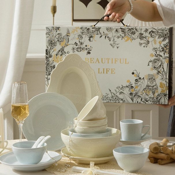 进口新婚礼物送人高档釉下彩餐具碗盘套装高级家用乔迁新家碗碟套