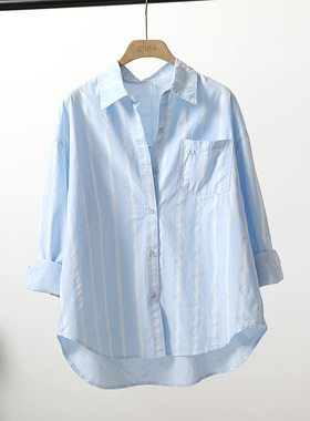 高级感蓝色条纹衬衫女2026春季新款韩版宽松休闲显瘦衬衣叠穿上衣