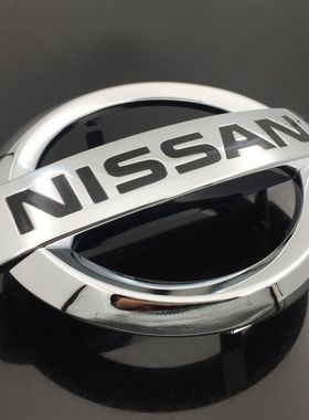 适用于日产帕拉丁骐达黑色黑武士车标天籁经典轩逸颐达骊威前后标