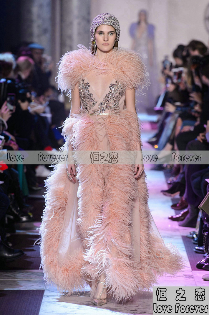 深V领鸵鸟毛钉珠性感晚装礼服