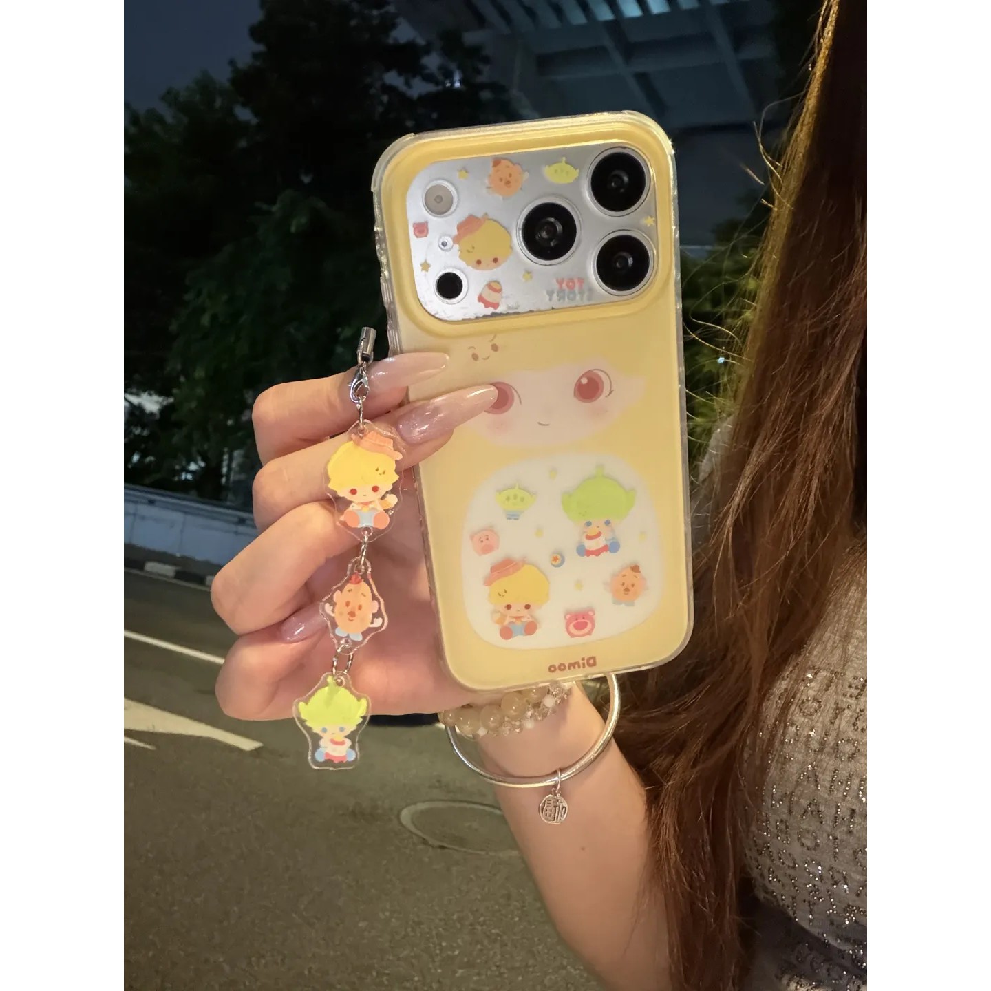 黄色帽子男孩简约ins手机壳17promax保护苹果17pro女iPhone16pro双层iphone16卡通iPhone17苹果15pro