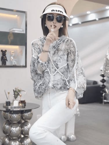 水墨晕染连帽防晒外套女