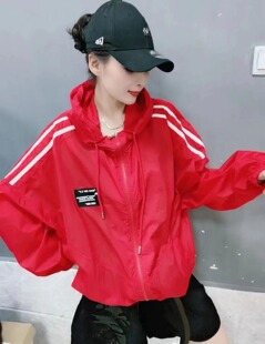 大红色条纹拼接连帽防晒衣时尚休闲薄拉链抽绳开衫2022夏季冲锋衣
