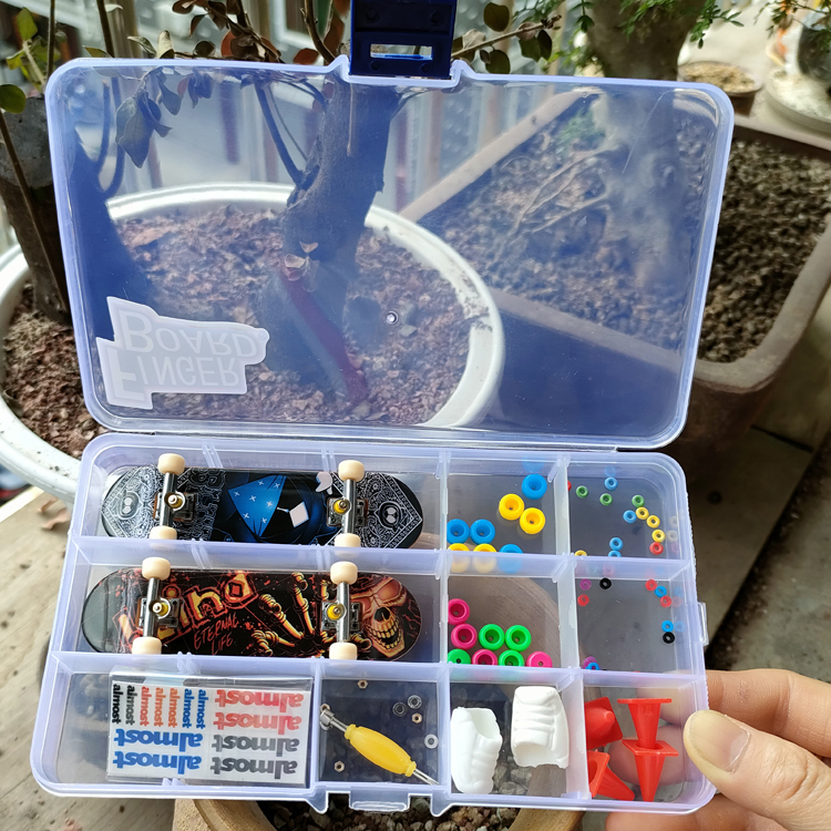 新款手指尖益智卡通儿童包邮滑板