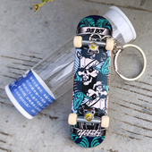 彩色多款 图案手指滑板四轮双翘迷你指尖小滑板车钥匙扣圈链包挂件