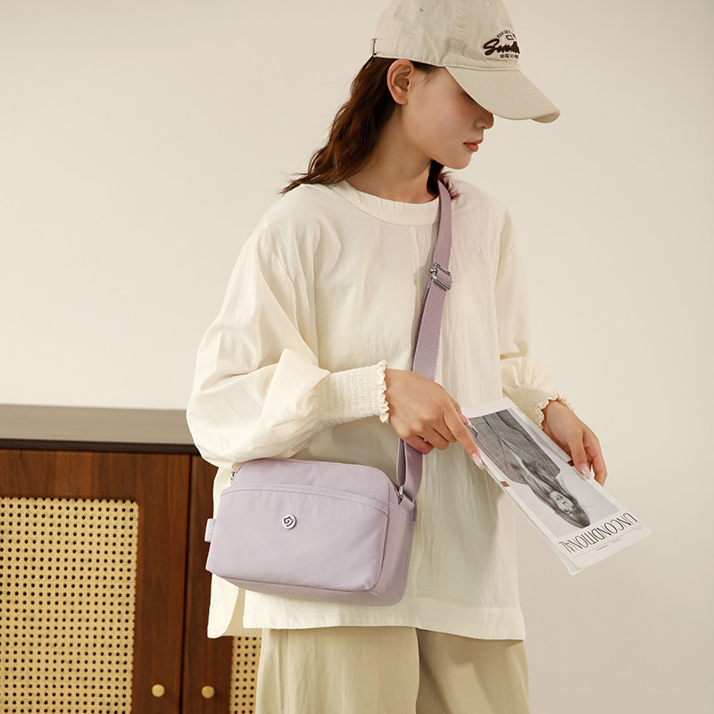 多隔层斜挎包女轻便休闲百搭
