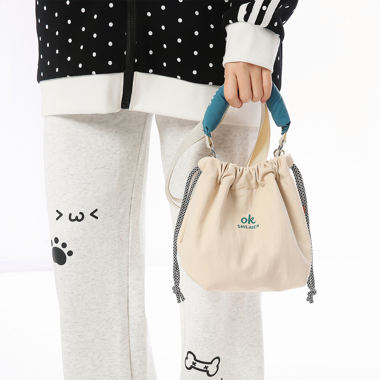 高颜值轻便斜挎包百搭休闲单肩包