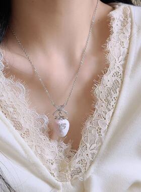 粉色植绒草莓爱心精致微镶锆石蝴蝶结项链小众甜美少女百搭锁骨链