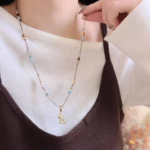 天然玉石串珠金色小马吊坠项链女小众秋冬百搭编织绳长款毛衣链