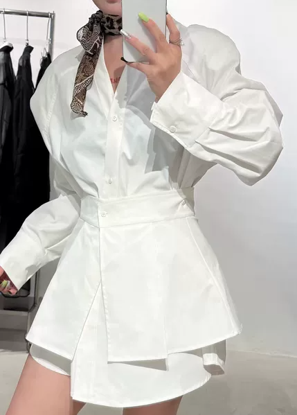 短款连衣裙女2025秋季新款衬衫裙V领两件套可拆卸屁帘长袖衬衣裙