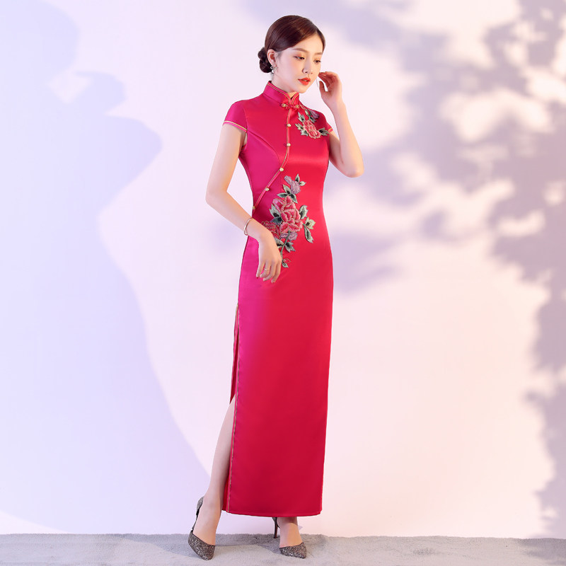 2026年新款复古妈妈走秀加长款改良版旗袍舞台中国风表演出服玫红