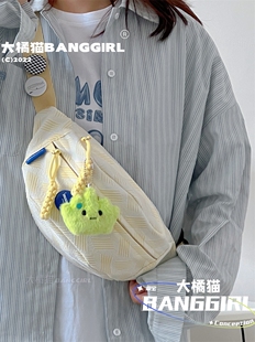 日系ins简约小众可爱少女胸包休闲百搭腰包设计感女学生斜挎背包