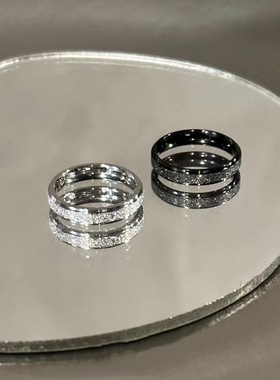 满天星磨砂黑白戒指男女感小众设计情侣对戒钛钢不掉色指环