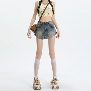 复古辣妹风水洗做旧牛仔短裤女夏季时尚微弹宽松显瘦A字包臀热裤